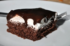 Ağlayan Kek Nasıl Yapılır? Tarifi ve Malzemeleri